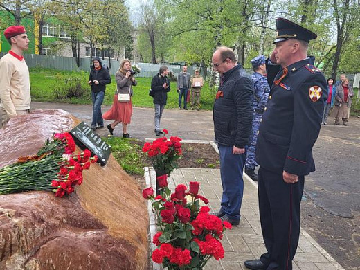 В Иванове открыли мемориальную доску в память о погибшем на СВО росгвардейце
